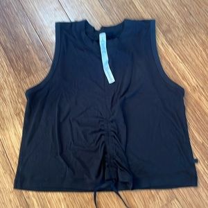 Lululemon sz 4 crop top